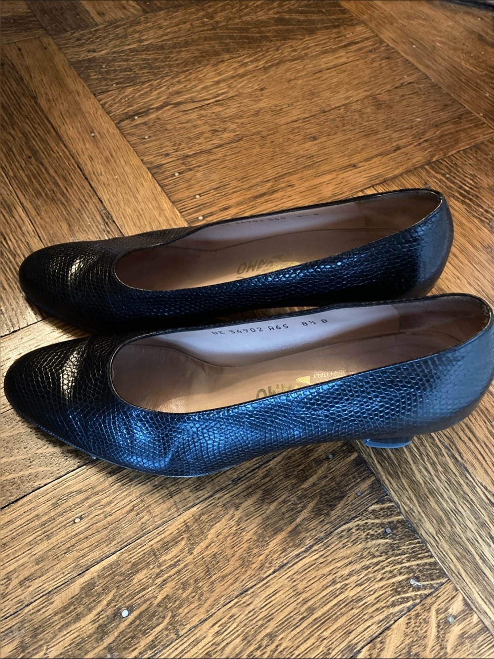 Salvatore Ferragamo Black Textured Leather Heels (8.5 B)